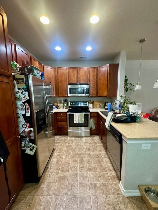 Building Photo - Updated Townhome in North Colorado Springs