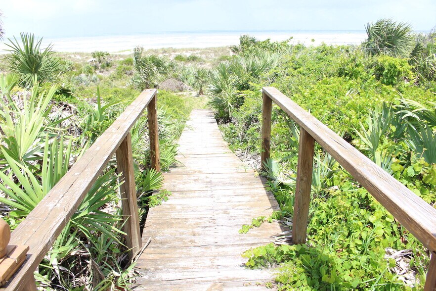 Building Photo - 1215 N Atlantic Ave