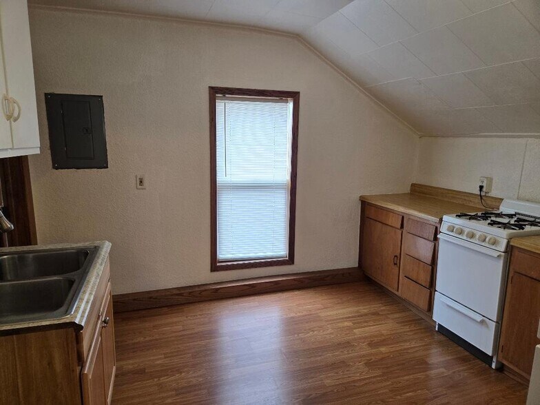 Building Photo - 921 Mason