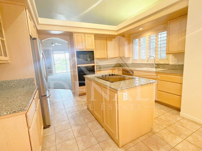 Building Photo - 16044 E Sunflower Dr