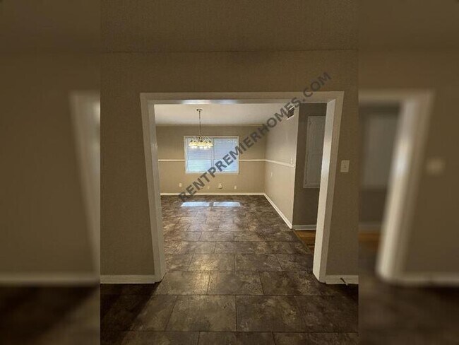 Building Photo - 1405 Stone St