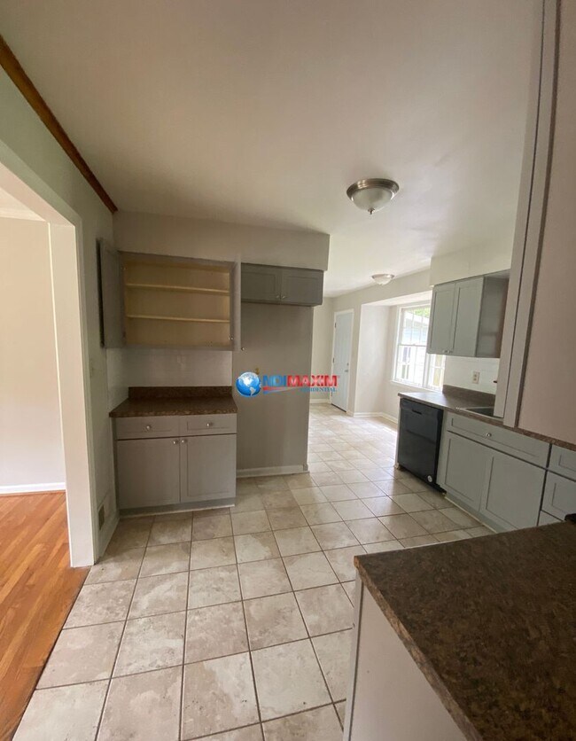 Building Photo - Nice 3-bedroom ranch in Stone Mountain