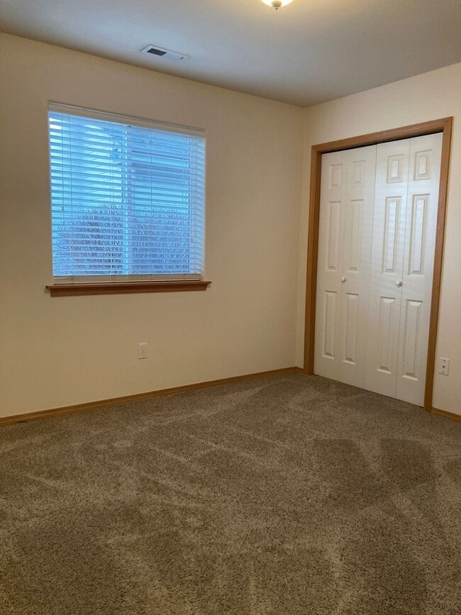 Building Photo - 142 Berkshire Ln