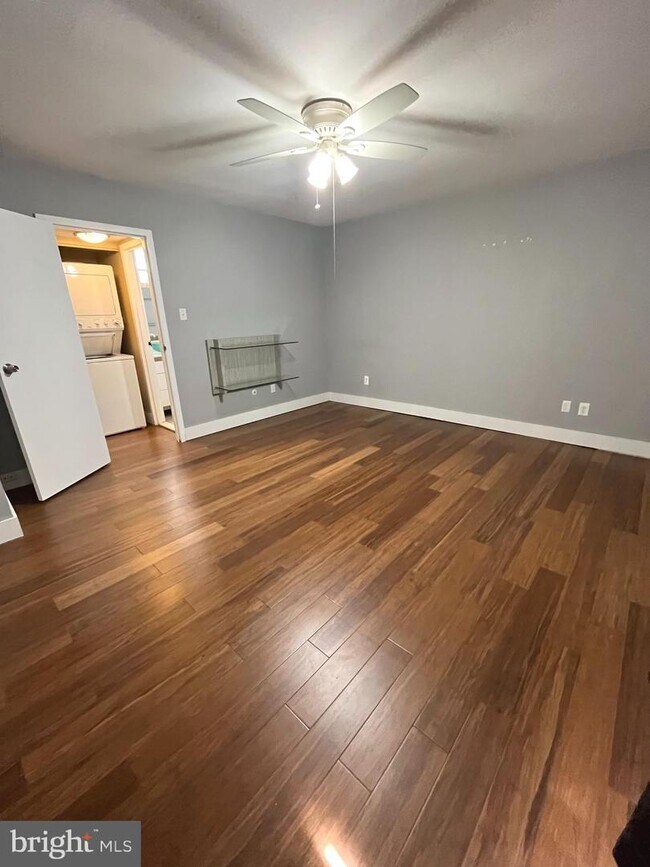Building Photo - 4000 Gypsy Ln
