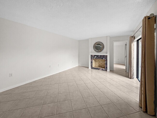 Building Photo - 306 3rd Ln