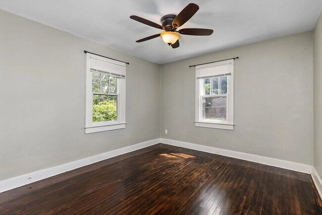 Building Photo - 202 Seymore Ave