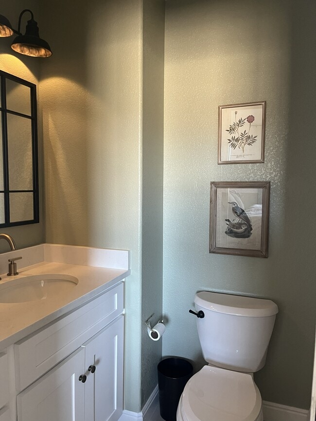 Building Photo - 4565 Lucerne Ave