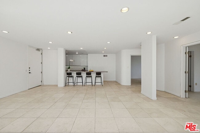 Building Photo - 10747 Wilshire Blvd