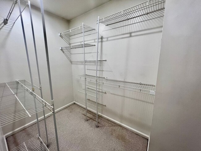 Building Photo - OPEN HOUSE SUNDAY THE 21ST 1PM-3PM! Move-In Special: Receive $1,300 off your first full month’s r...