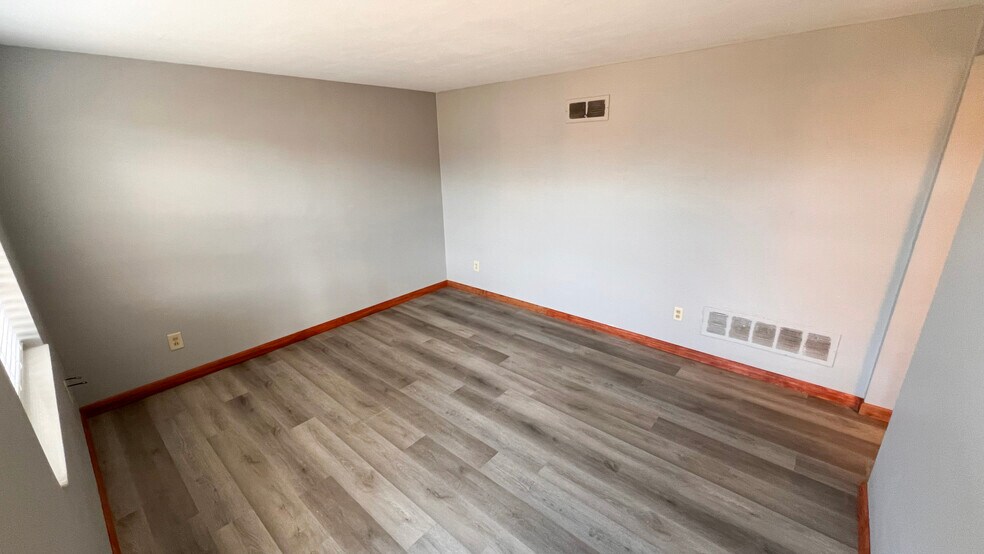 Living Room - 611 Cherry St