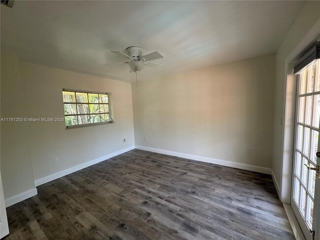 Building Photo - 650 Alcazar Ave