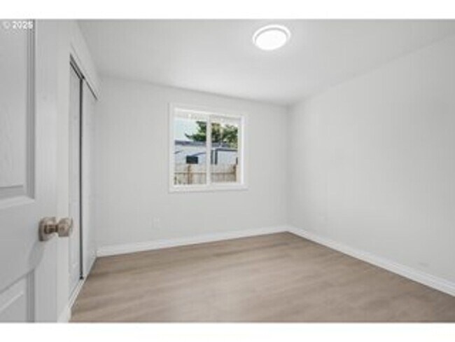Building Photo - Beautifully Remodeled 3 Bedroom Home with ...