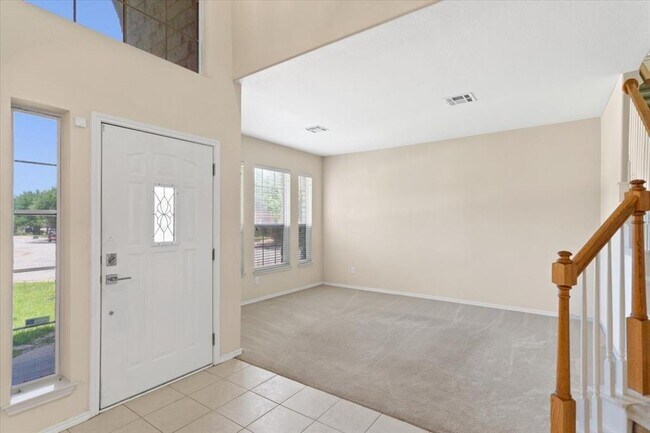 Building Photo - 207 Colby Ln