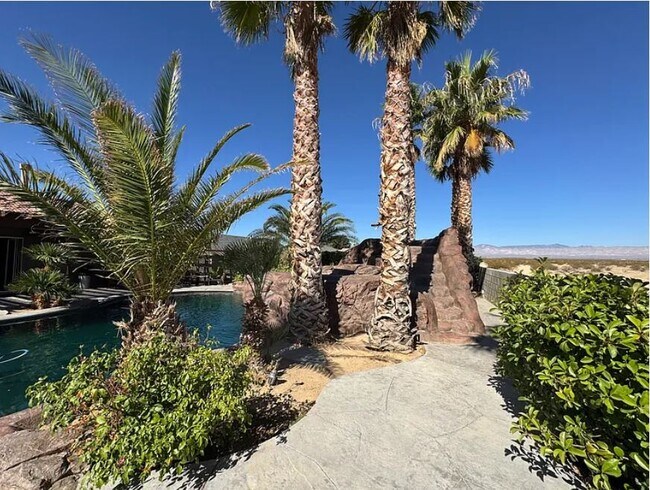 Building Photo - 9653 Denhart Ave