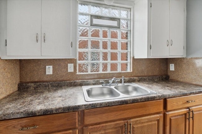 Building Photo - 19007 Kentfield St