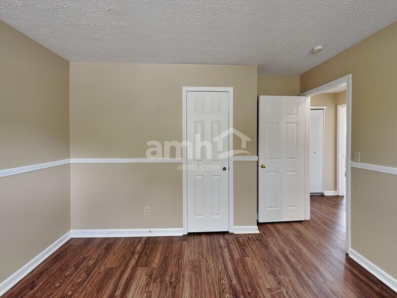 Building Photo - 6055 Polonius Ct