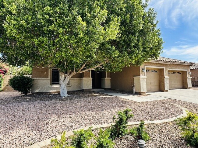 Building Photo - 672 W Raven Dr