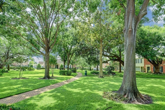 Building Photo - 5822 Doliver Dr