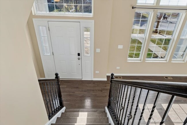 Building Photo - 2942 Madison Dr