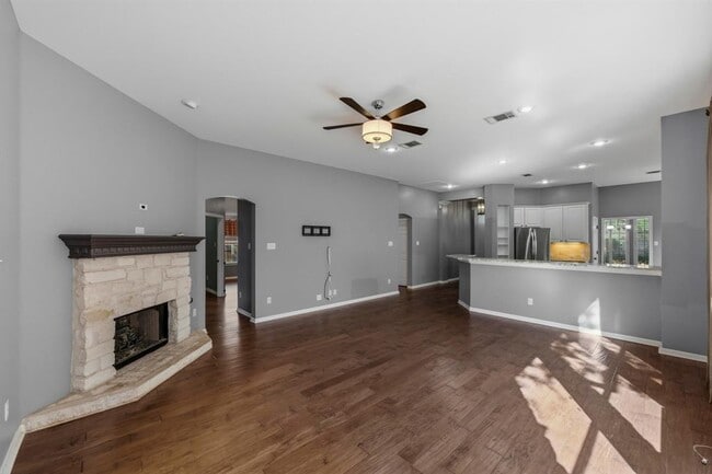 Building Photo - 6213 Mesa Grande Dr