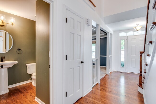 Building Photo - 3631 Falkner Dr