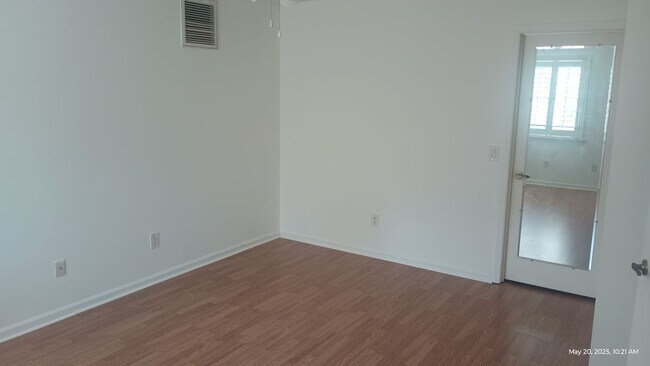 Building Photo - 3 bedrooms  in The Trails subdivision in O...