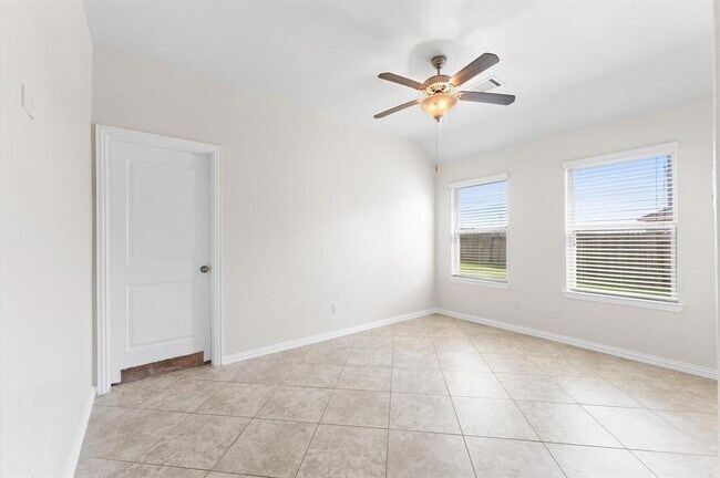 Building Photo - 2043 Plum Rose Ln