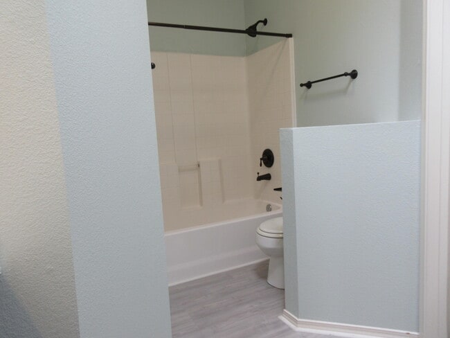 Building Photo - 14310 Island Point Dr