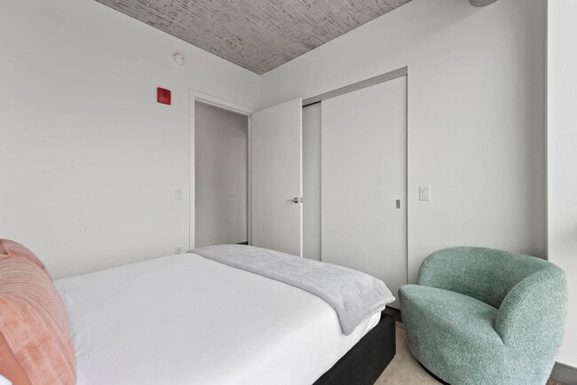 Building Photo - 1314 W Randolph St