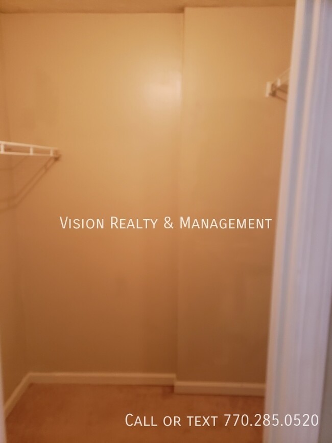 Building Photo - 2BR/1.5BA  Townhome Lithonia
