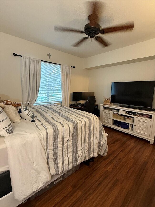 Building Photo - 6466 Emerald Dunes Dr
