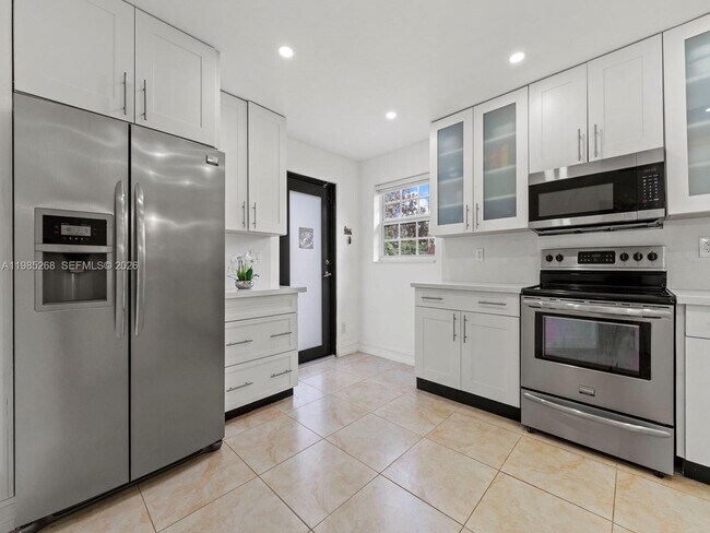 Building Photo - 3605 SW 122nd Pl