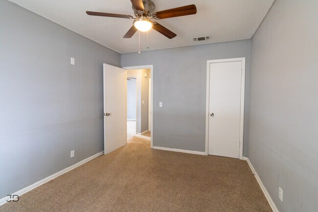 Building Photo - 1708 Cimarron Trail