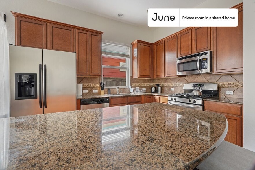 Building Photo - Room in Shared 5 bed/2.5 bath home