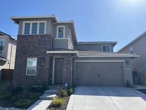 Building Photo - Beautiful Newly Built Home in Woodland