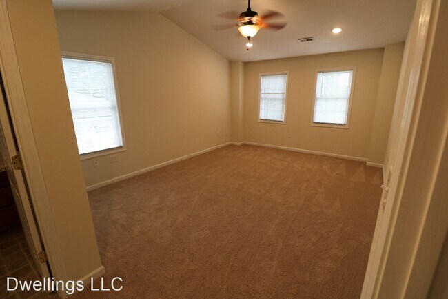 Building Photo - 3 br, 3 bath House - 305 S. Clifton Ave.