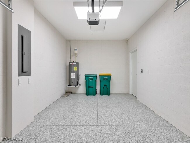 Building Photo - 268 Indies Dr E