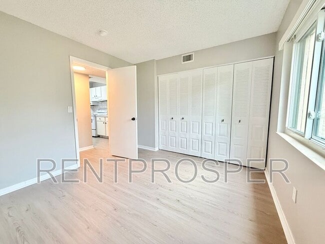 Building Photo - 3290 S Semoran Blvd