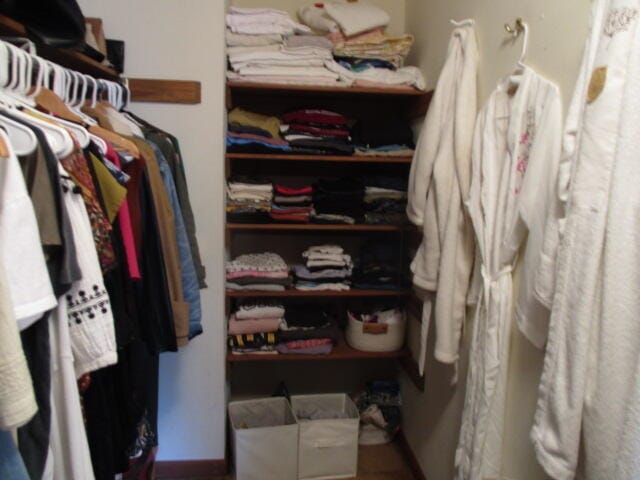 Building Photo - 1008 Pineview Blvd