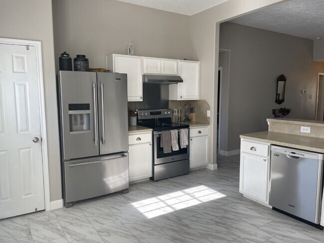 Building Photo - Begin the school year in this wonderful single story home with a spacious floorpan in Indian Forest.