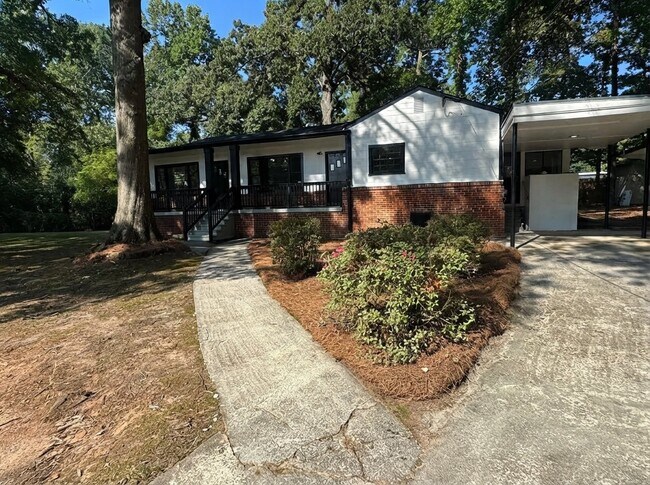 Building Photo - 1847 Derrill Dr
