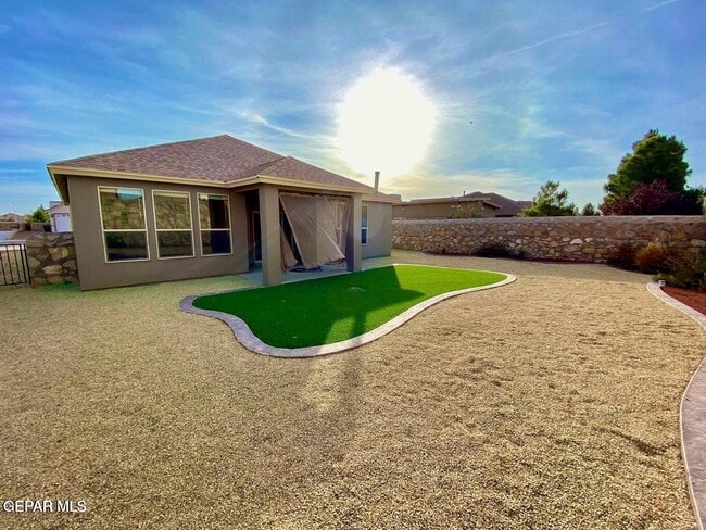 Building Photo - 14277 Desert Sky Dr