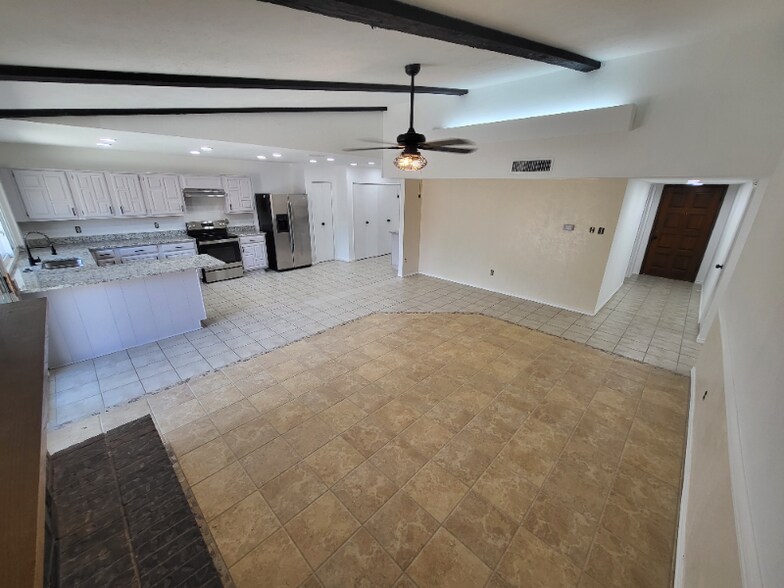 Building Photo - 5208 Pruitt Dr