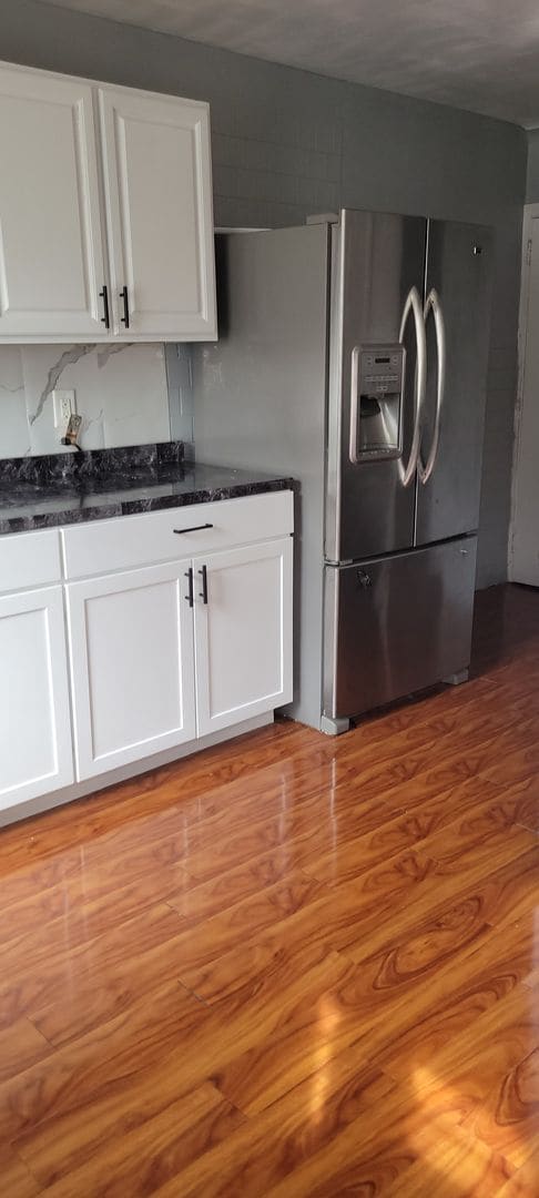 Building Photo - Large Home - Northeast