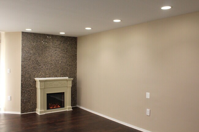 Building Photo - 77 Pagoda Ln