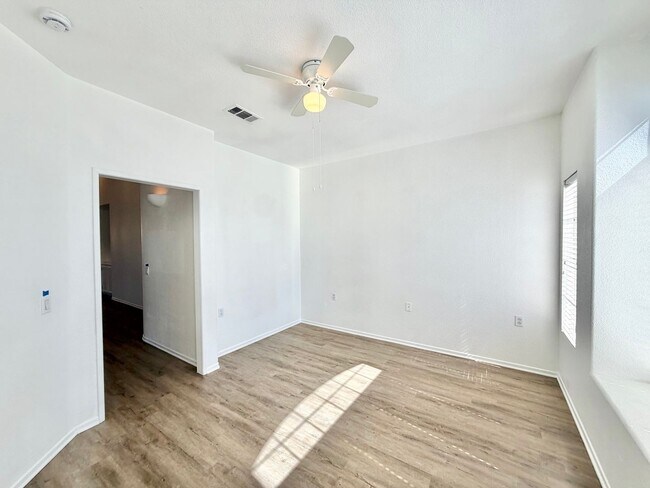 Building Photo - Beautiful 55+ Community 2 Bedroom + Den Home with INCLUDED Solar & Premium Amenities