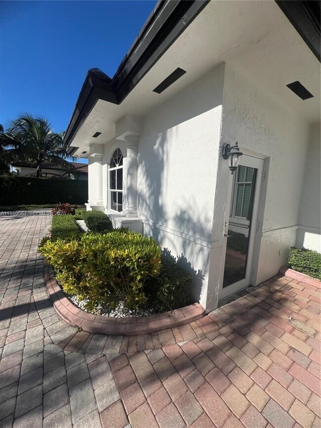 Building Photo - 105 NW 123rd Ave