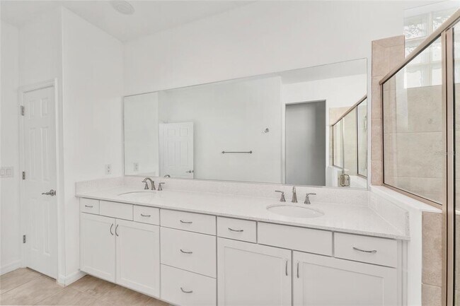 Building Photo - 6175 SW 74th Ct