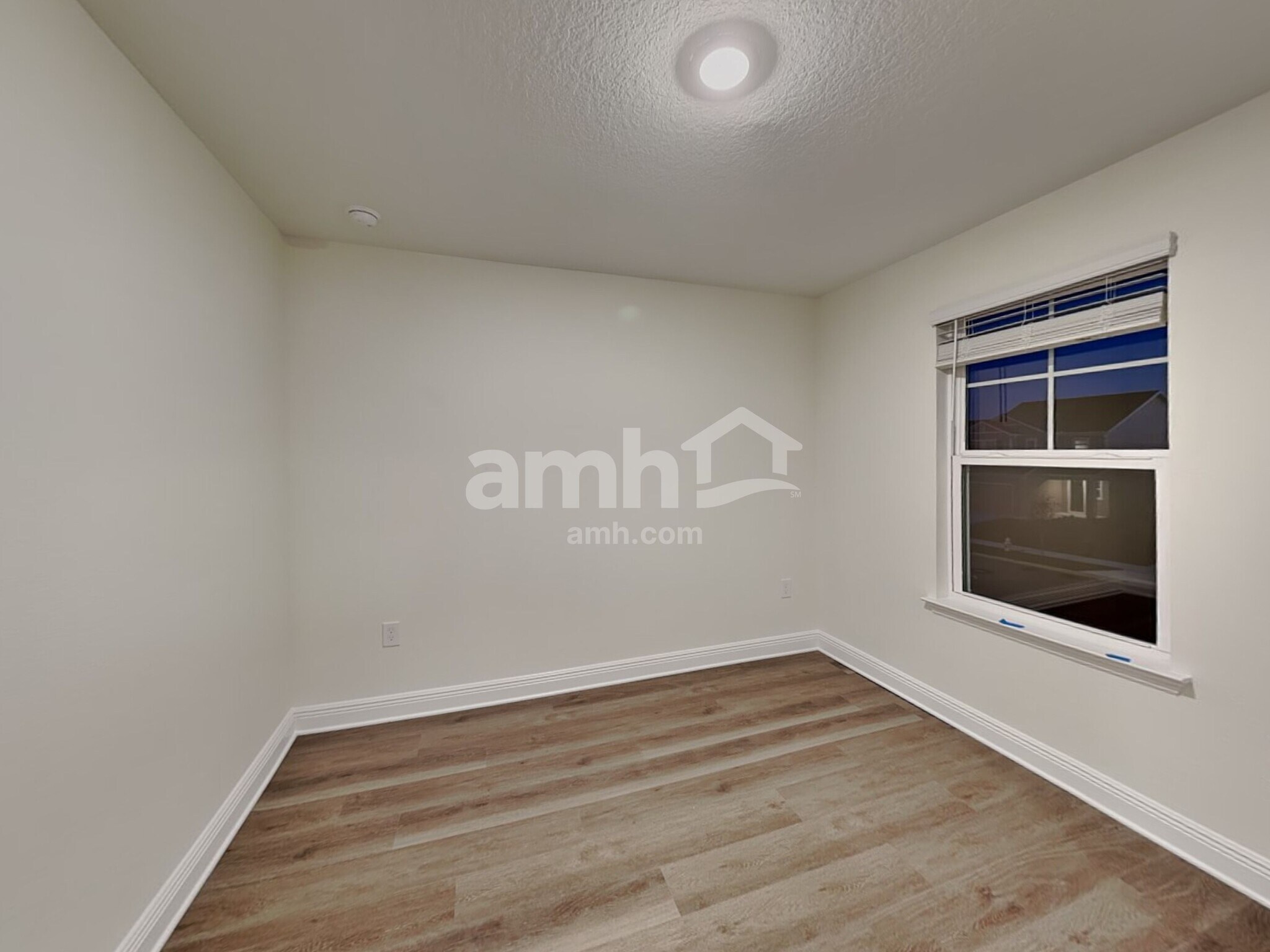 Building Photo - 5958 Sycamore Pl St