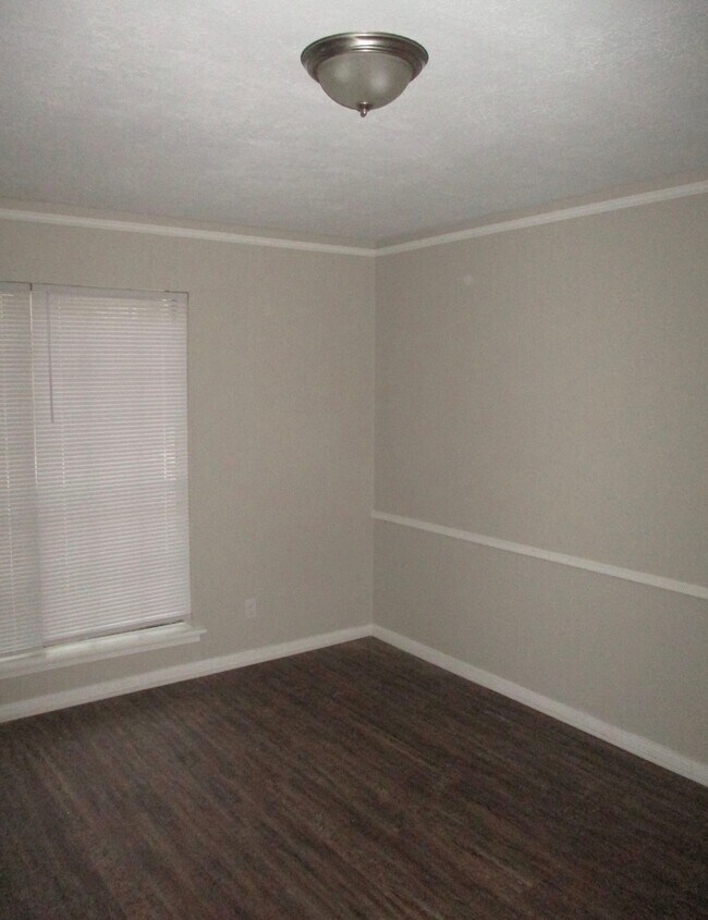 Building Photo - 2921 Roseheath Ln